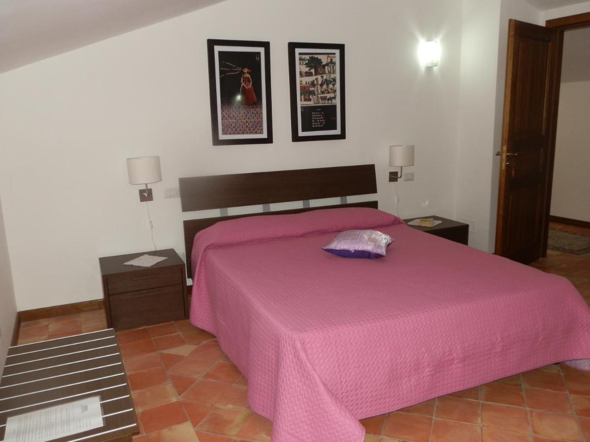 Agriturismo Ai Monaci Montano Antilia Екстер'єр фото